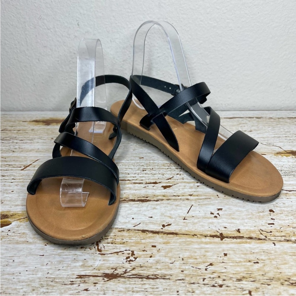 Seychelle’s black sandal flats 8.5